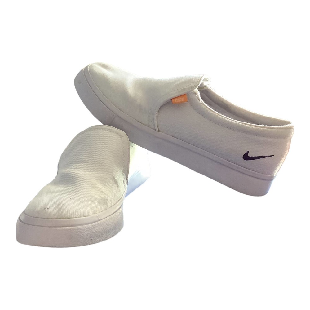 Nike Court Royale Womens White Slip Ons Size 7 EUC‎